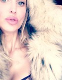 Alexandra_Steele_in_a_fur_coat_and_linge